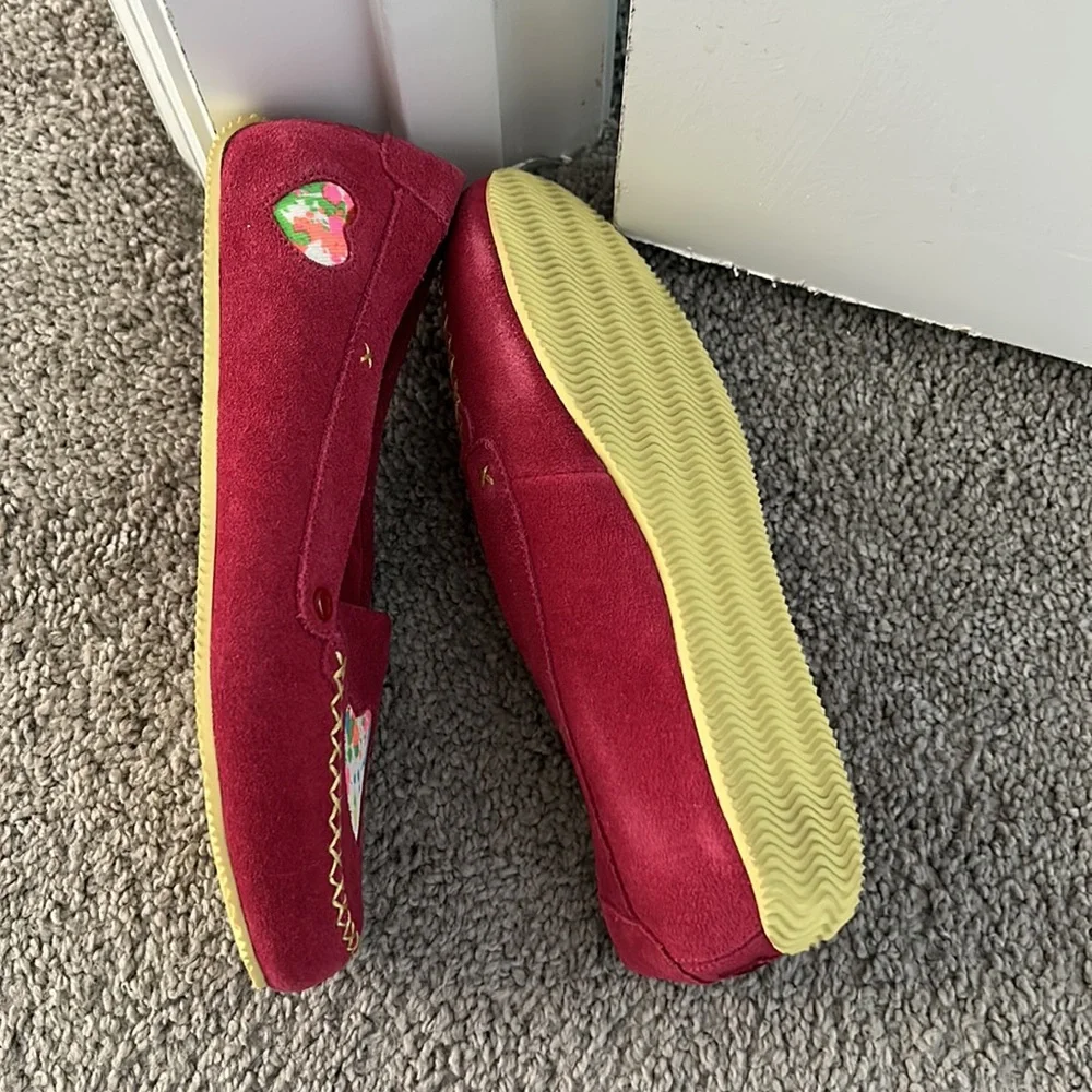 UGG FLAT SLIPPERS SHOES SIZE 6 BRAND NEW